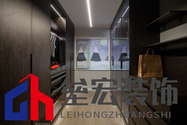 白色、木色與黑色演繹同一空間下的不同格調(diào)！